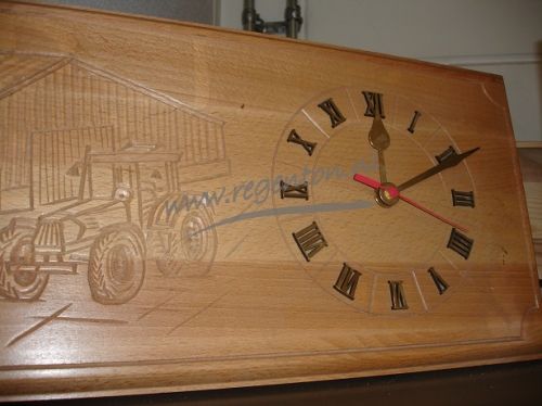  Houten klok met trekker 